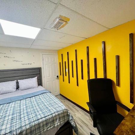 R8 Private Room Near Airport Mississauga Exterior foto