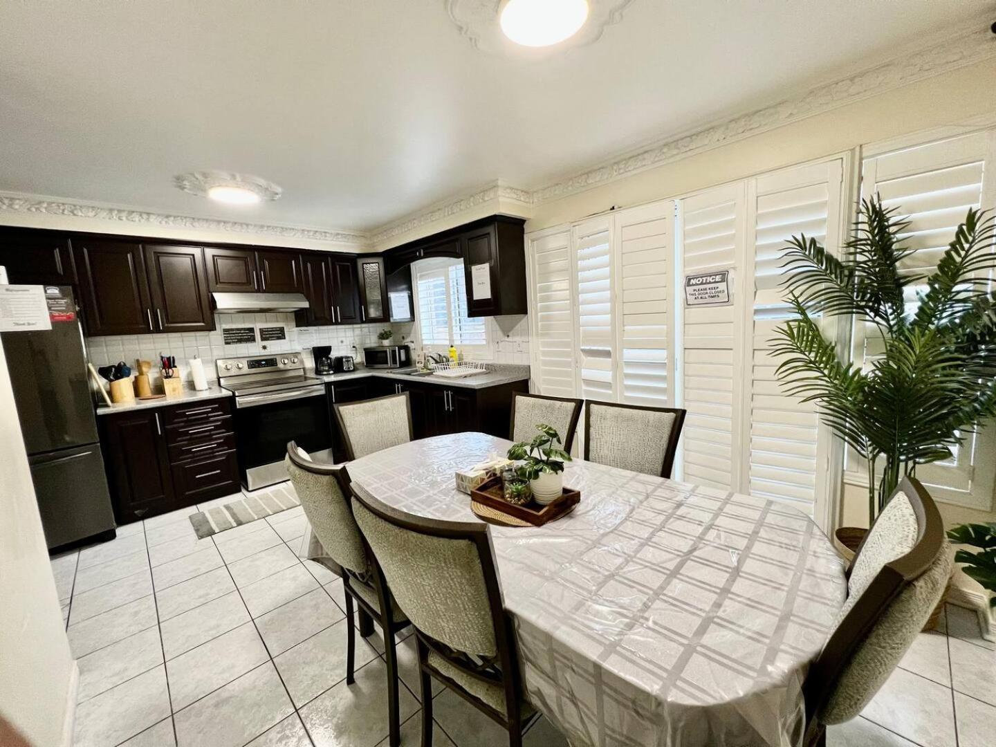 R8 Private Room Near Airport Mississauga Exterior foto